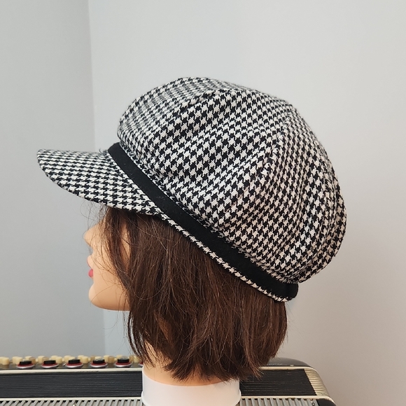 AWESOME BLACK & WHITE HOUNDSTOOTH CAP HAT W/BLACK VELVET BOW ACCENT - Picture 3 of 4